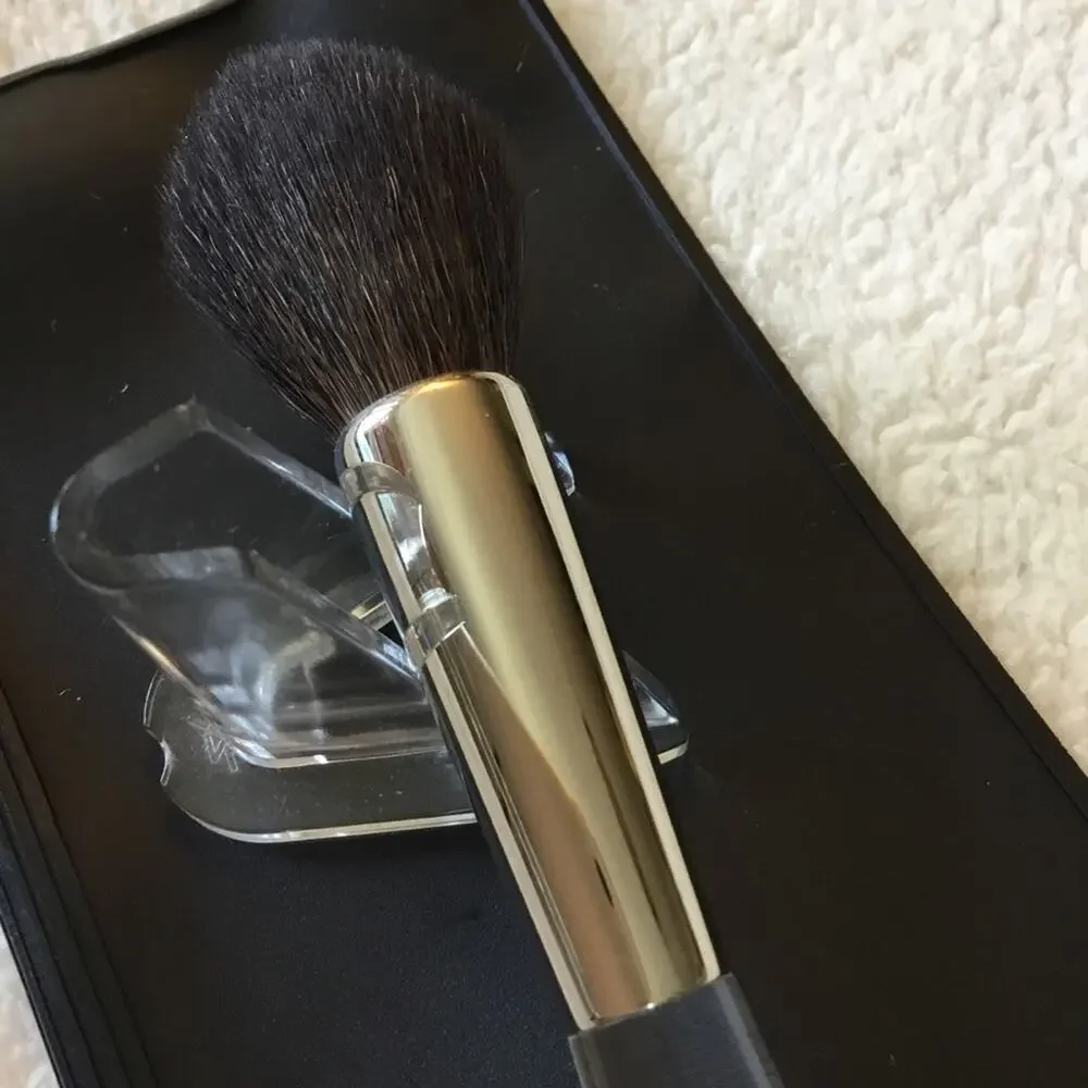 Trish McEvoy Clear Handle Blending Brush with Silver Ferrule